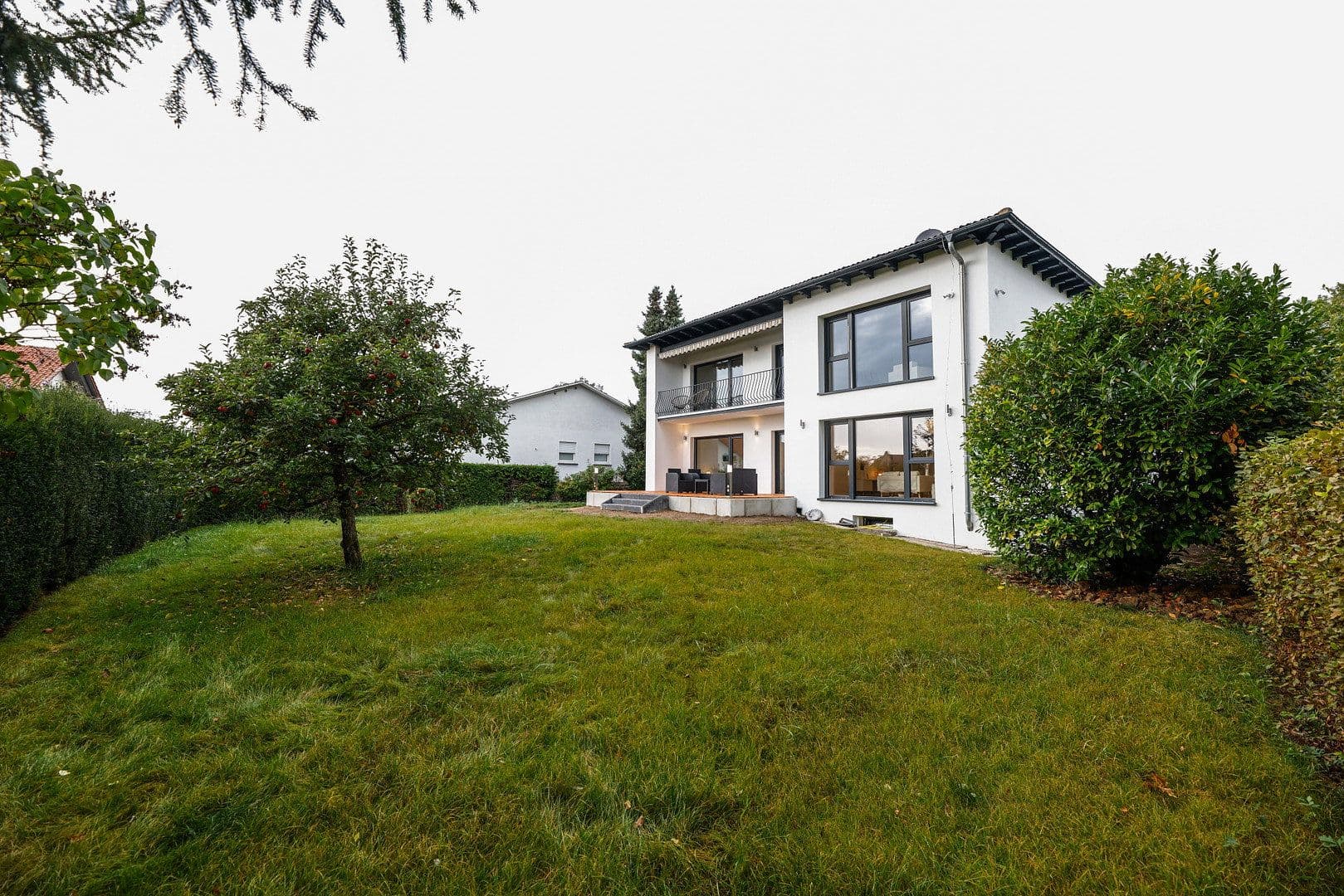 Prenájom bytu 3-izbový 88 m², Pohlheim, Hesensko Prenájom bytu 3-izbový 88 m², Pohlheim, Hesensko
