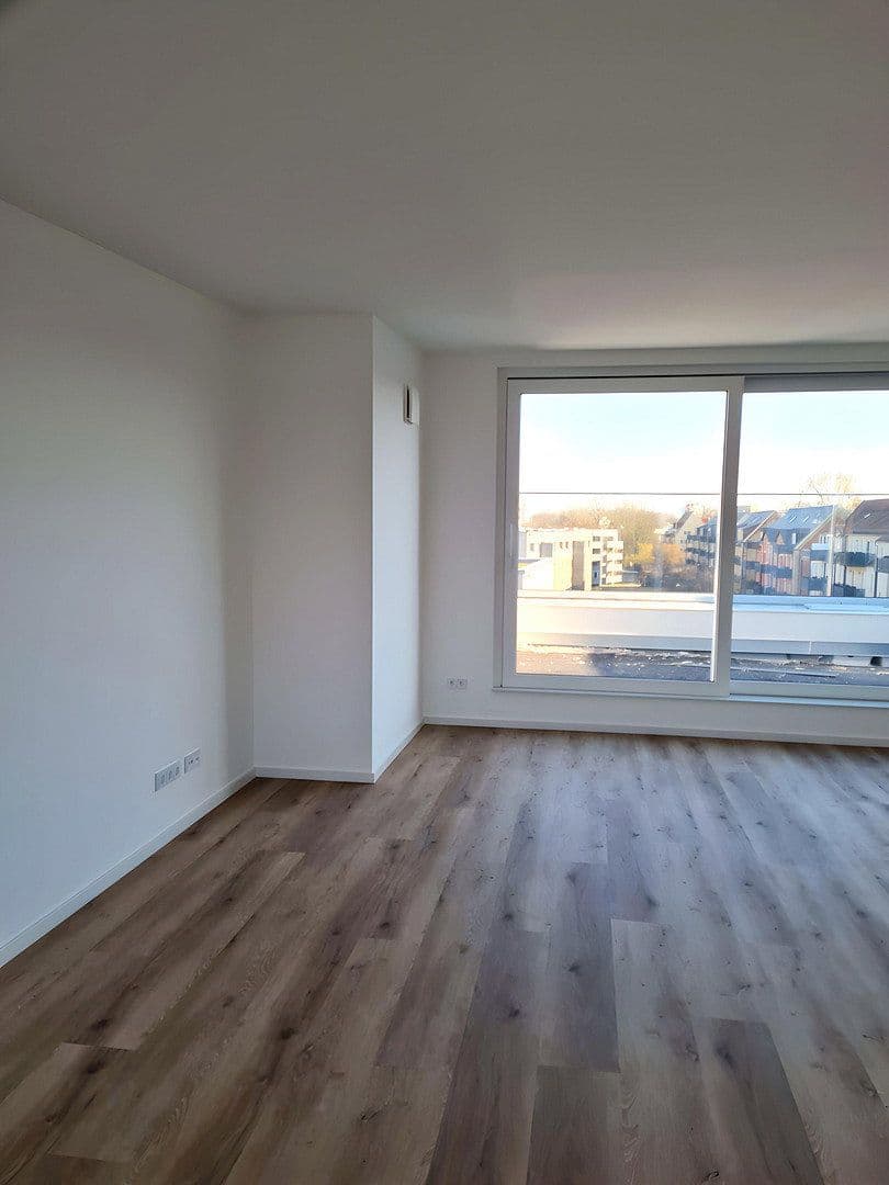 Prenájom bytu 4-izbový 143 m², Proviantbachstraße 13a, Augsburg, Bavorsko Prenájom bytu 4-izbový 143 m², Proviantbachstraße 13a, Augsburg, Bavorsko