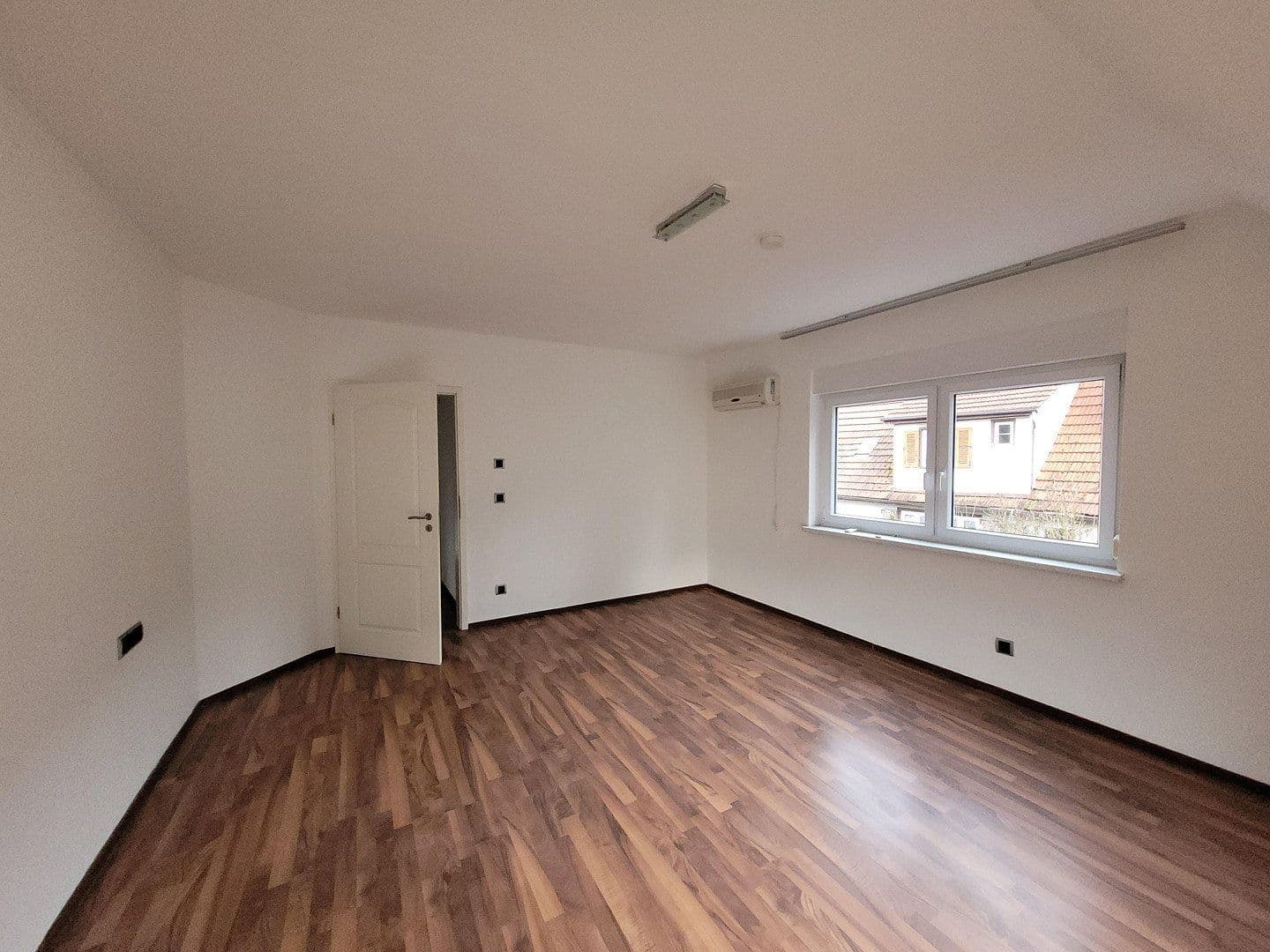 Predaj domu 291 m², pozemek 356 m², Ostfildern, Bádensko-Wurttembersko Predaj domu 291 m², pozemek 356 m², Ostfildern, Bádensko-Wurttembersko