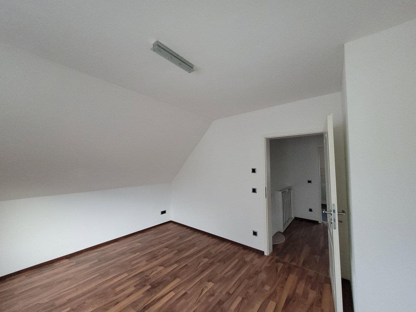 Predaj domu 291 m², pozemek 356 m², Ostfildern, Bádensko-Wurttembersko Predaj domu 291 m², pozemek 356 m², Ostfildern, Bádensko-Wurttembersko