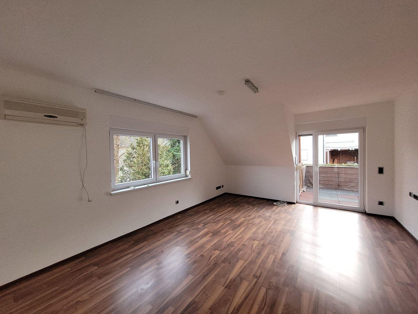 Predaj domu 291 m², pozemek 356 m², Ostfildern, Bádensko-Wurttembersko Predaj domu 291 m², pozemek 356 m², Ostfildern, Bádensko-Wurttembersko