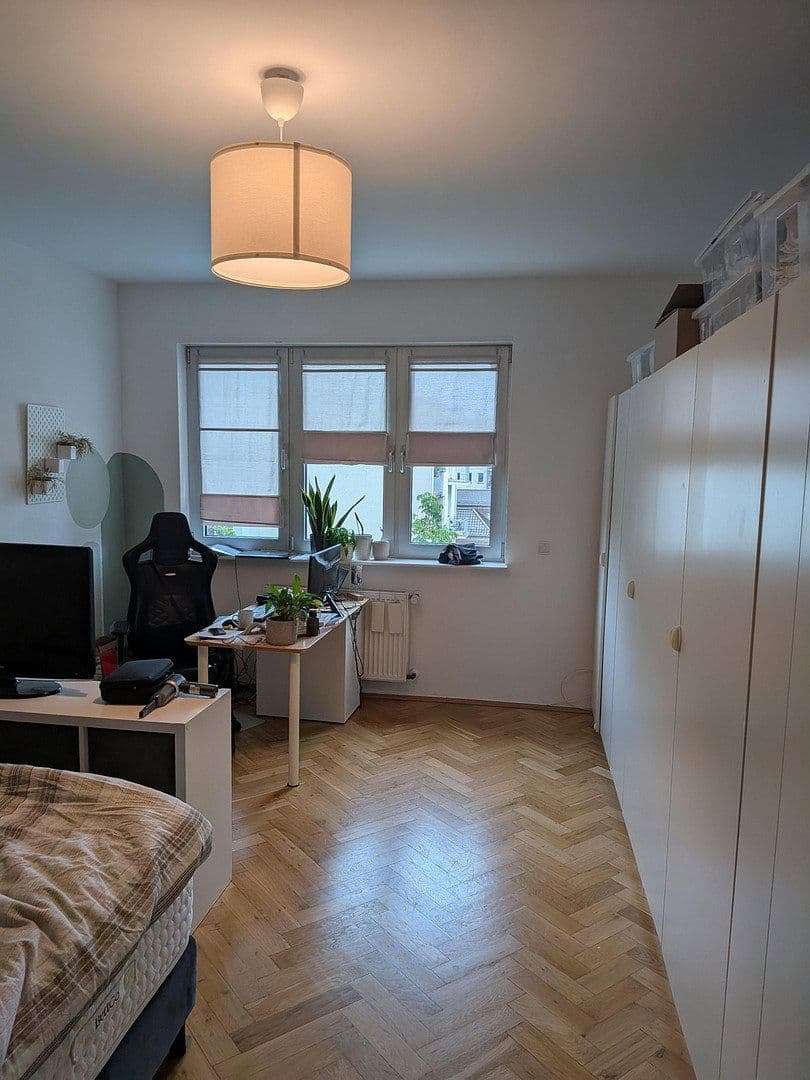 Prenájom bytu 3-izbový 103 m², Mannheim, Bádensko-Wurttembersko Prenájom bytu 3-izbový 103 m², Mannheim, Bádensko-Wurttembersko