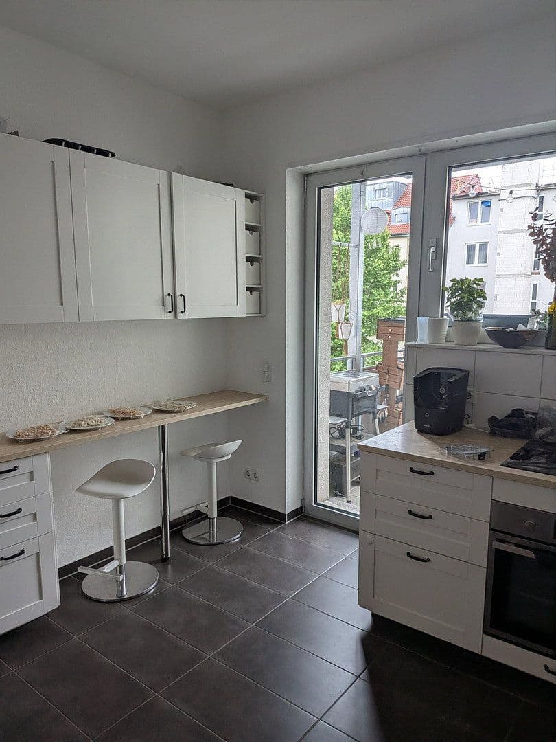 Prenájom bytu 3-izbový 103 m², Mannheim, Bádensko-Wurttembersko Prenájom bytu 3-izbový 103 m², Mannheim, Bádensko-Wurttembersko