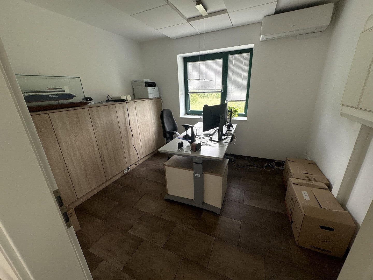 Prenájom kancelárie 45 m², Porschestraße 23, Winsen (Luhe), Dolné Sasko Prenájom kancelárie 45 m², Porschestraße 23, Winsen (Luhe), Dolné Sasko