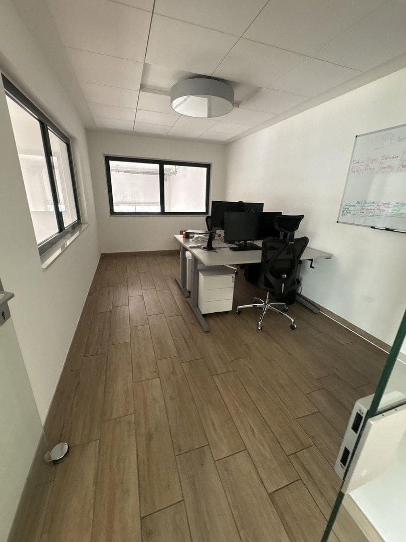 Prenájom kancelárie 45 m², Porschestraße 23, Winsen (Luhe), Dolné Sasko Prenájom kancelárie 45 m², Porschestraße 23, Winsen (Luhe), Dolné Sasko
