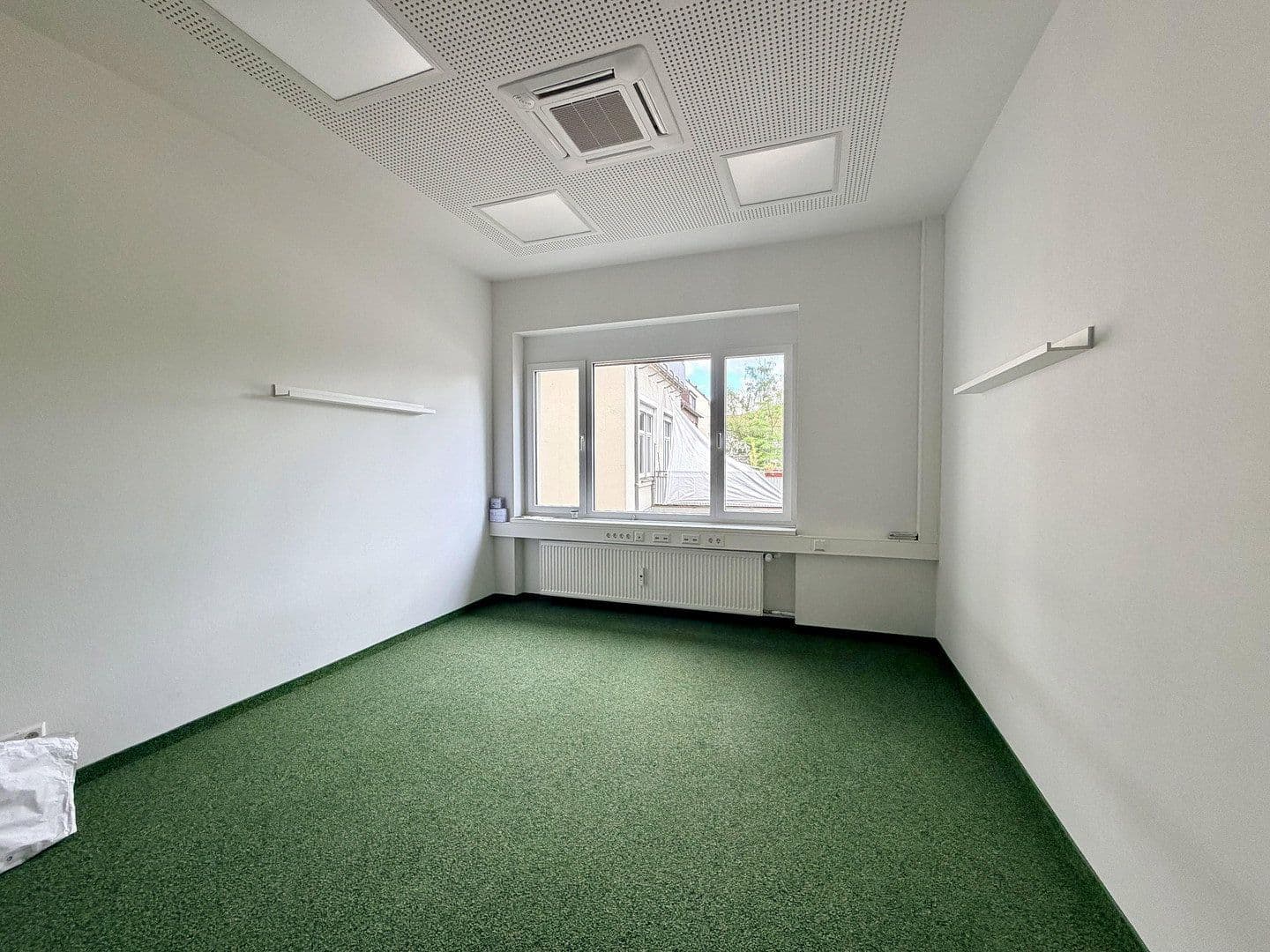 Prenájom bytu 4-izbový 135 m², Stephanienstr. 42/44, Karlsruhe, Bádensko-Wurttembersko Prenájom bytu 4-izbový 135 m², Stephanienstr. 42/44, Karlsruhe, Bádensko-Wurttembersko