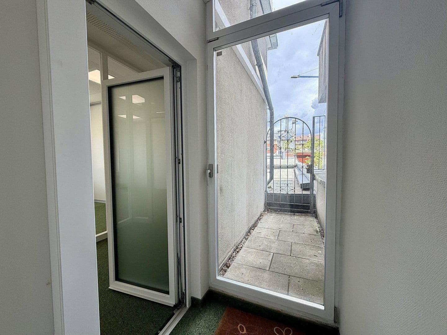 Prenájom bytu 4-izbový 135 m², Stephanienstr. 42/44, Karlsruhe, Bádensko-Wurttembersko Prenájom bytu 4-izbový 135 m², Stephanienstr. 42/44, Karlsruhe, Bádensko-Wurttembersko