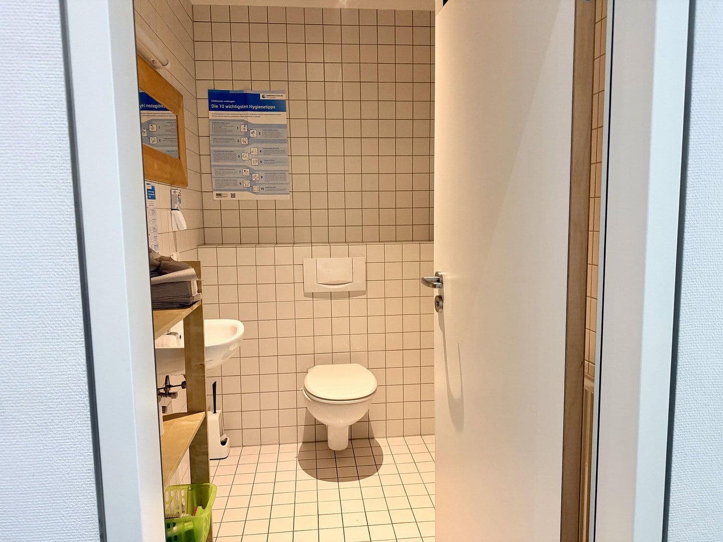 Prenájom bytu 4-izbový 135 m², Stephanienstr. 42/44, Karlsruhe, Bádensko-Wurttembersko Prenájom bytu 4-izbový 135 m², Stephanienstr. 42/44, Karlsruhe, Bádensko-Wurttembersko