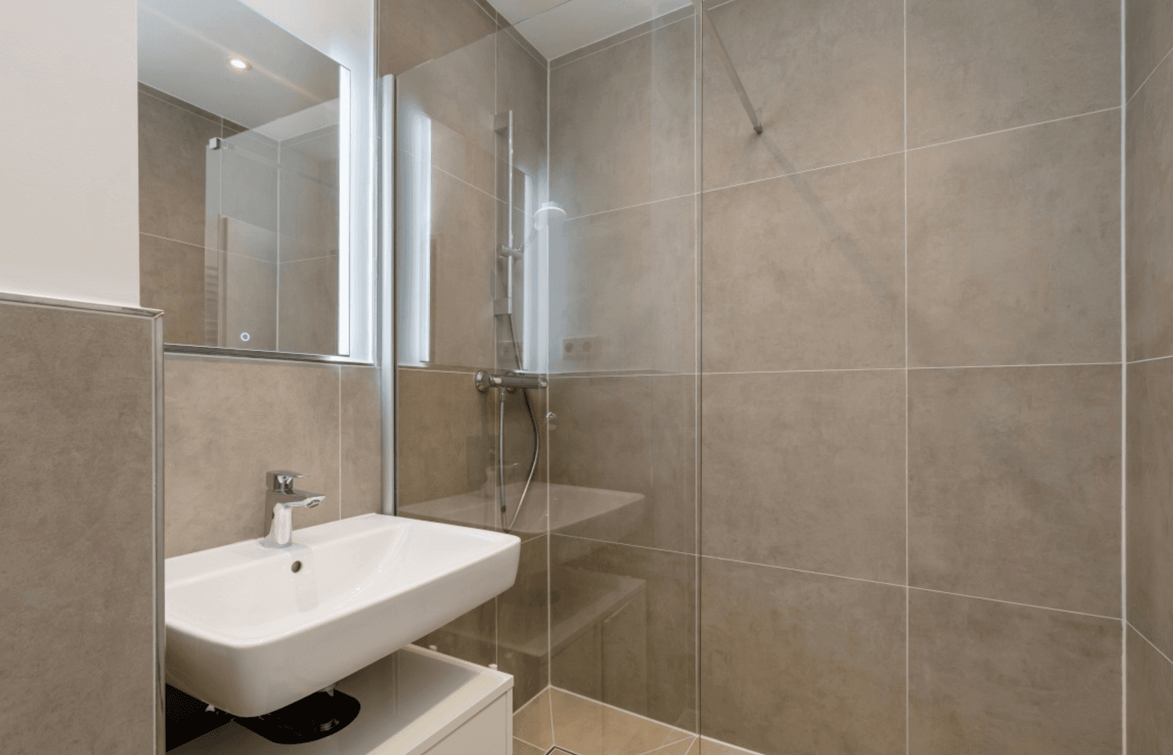 Prenájom bytu 15 m², Meineckestr. 57, Düsseldorf, Severné Porýnie - Westfálsko Prenájom bytu 15 m², Meineckestr. 57, Düsseldorf, Severné Porýnie - Westfálsko