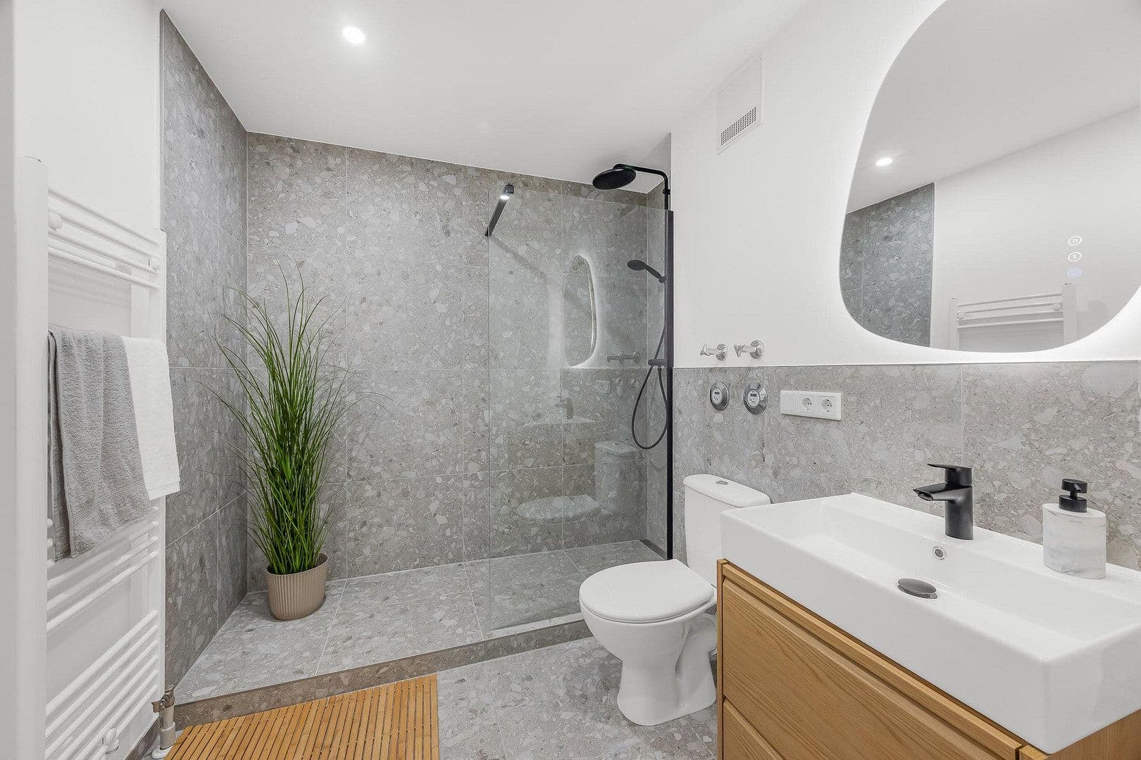 Predaj bytu 2-izbový 61 m², München, Bavorsko Predaj bytu 2-izbový 61 m², München, Bavorsko