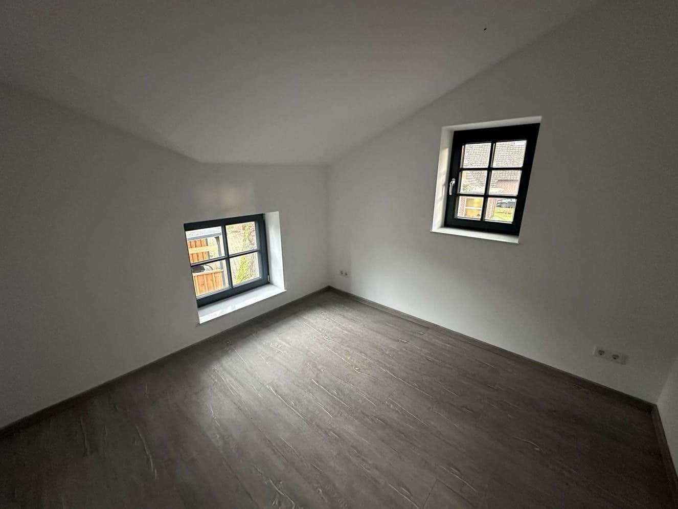 Prenájom kancelárie 103 m², Scharmbecker Dorfstraße 38, Winsen (Luhe), Dolné Sasko Prenájom kancelárie 103 m², Scharmbecker Dorfstraße 38, Winsen (Luhe), Dolné Sasko