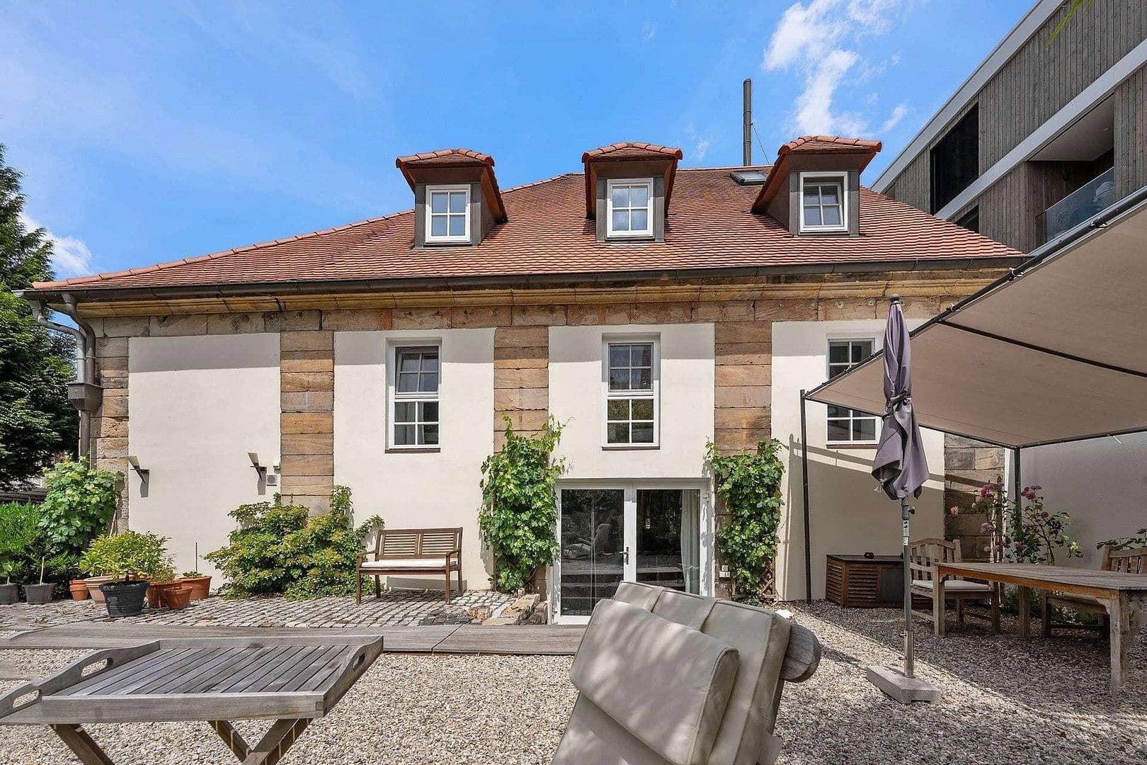 Predaj domu 301 m², pozemek 382 m², Bayreuth, Bavorsko Predaj domu 301 m², pozemek 382 m², Bayreuth, Bavorsko