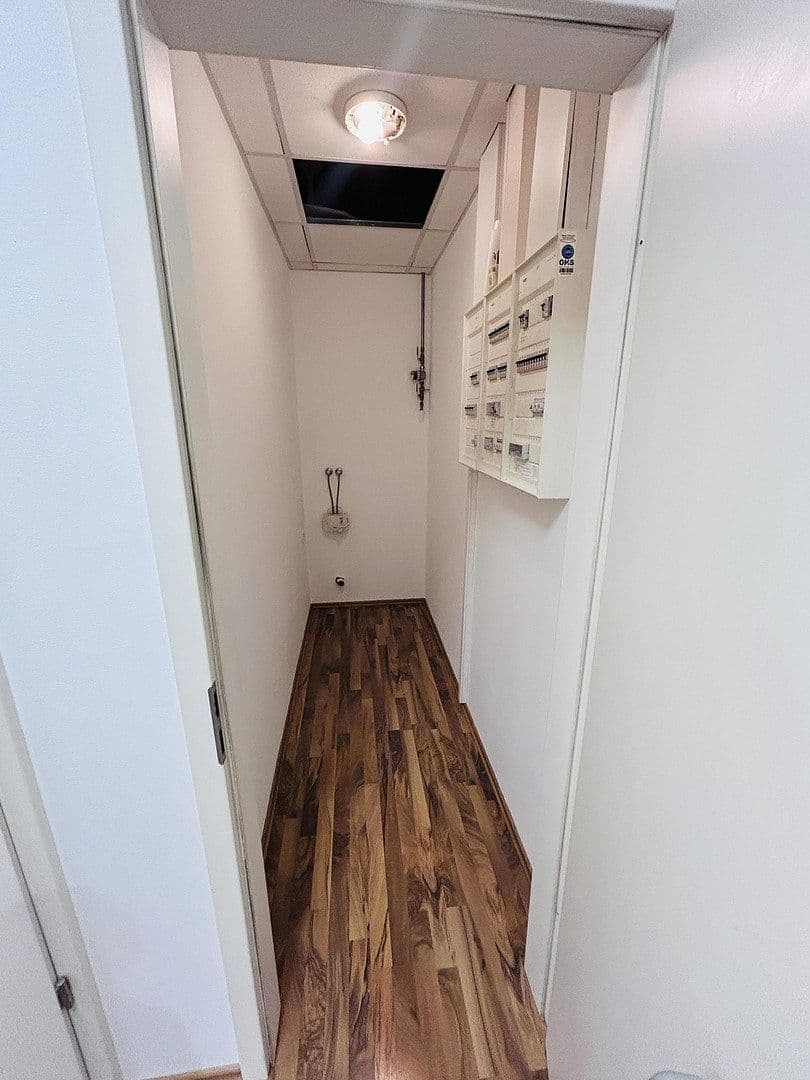 Prenájom kancelárie 360 m², Stuttgarter Straße 80, Geislingen an der Steige, Bádensko-Wurttembersko Prenájom kancelárie 360 m², Stuttgarter Straße 80, Geislingen an der Steige, Bádensko-Wurttembersko