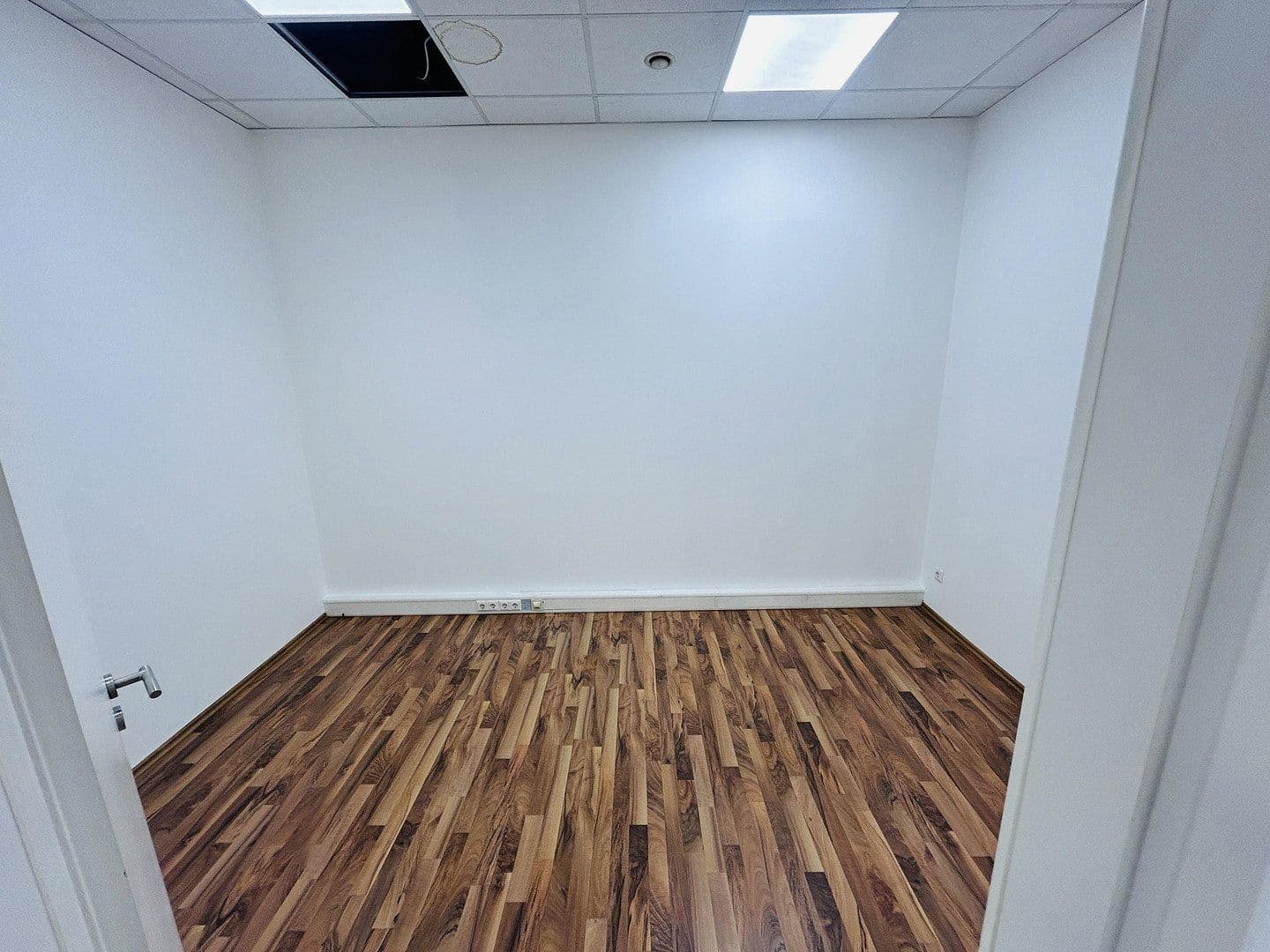 Prenájom kancelárie 360 m², Stuttgarter Straße 80, Geislingen an der Steige, Bádensko-Wurttembersko Prenájom kancelárie 360 m², Stuttgarter Straße 80, Geislingen an der Steige, Bádensko-Wurttembersko