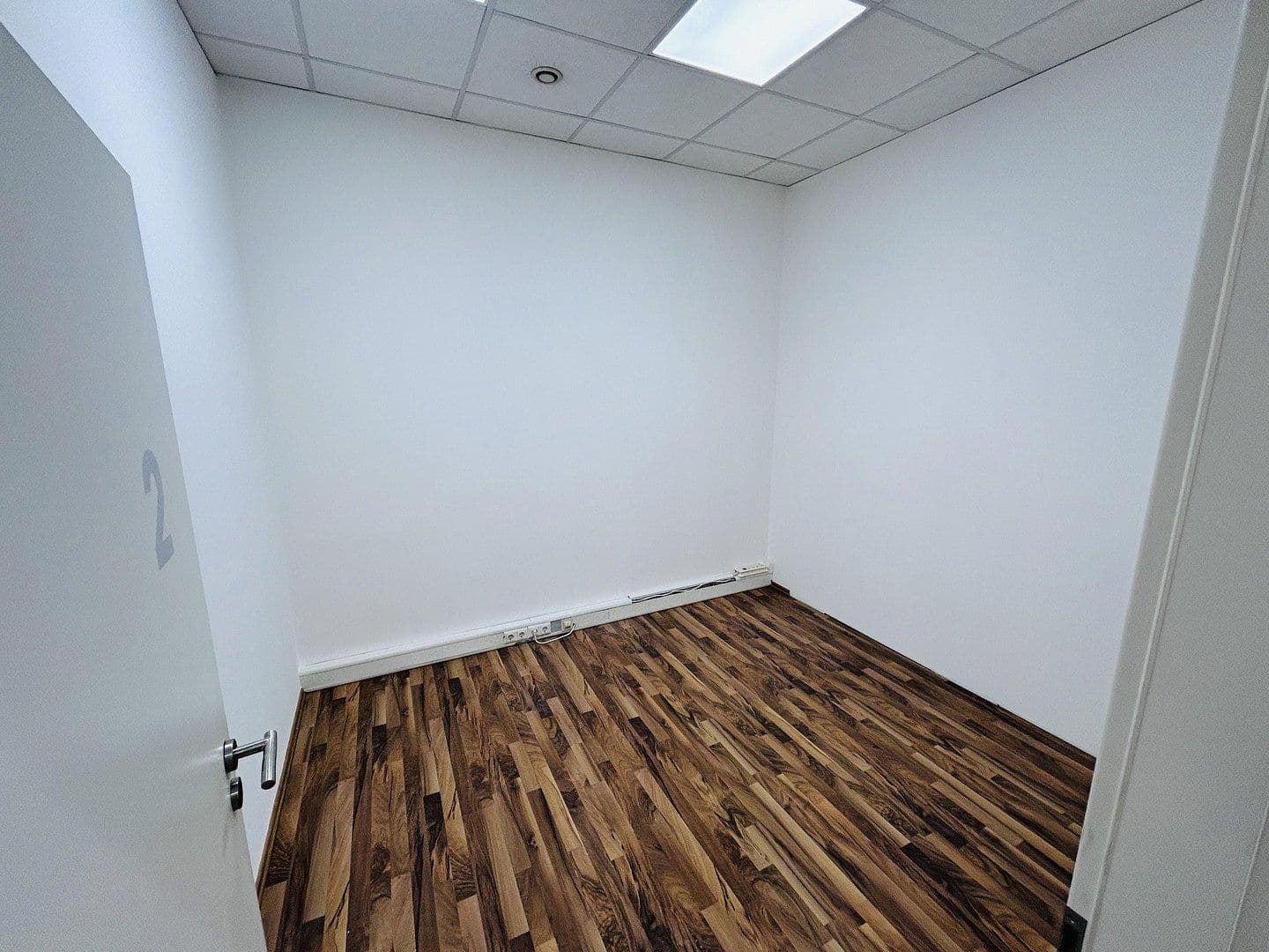 Prenájom kancelárie 360 m², Stuttgarter Straße 80, Geislingen an der Steige, Bádensko-Wurttembersko Prenájom kancelárie 360 m², Stuttgarter Straße 80, Geislingen an der Steige, Bádensko-Wurttembersko