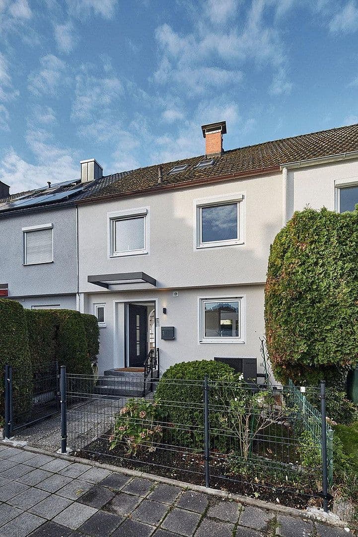 Predaj domu 120 m², pozemek 180 m², Nürnberg, Bavorsko Predaj domu 120 m², pozemek 180 m², Nürnberg, Bavorsko