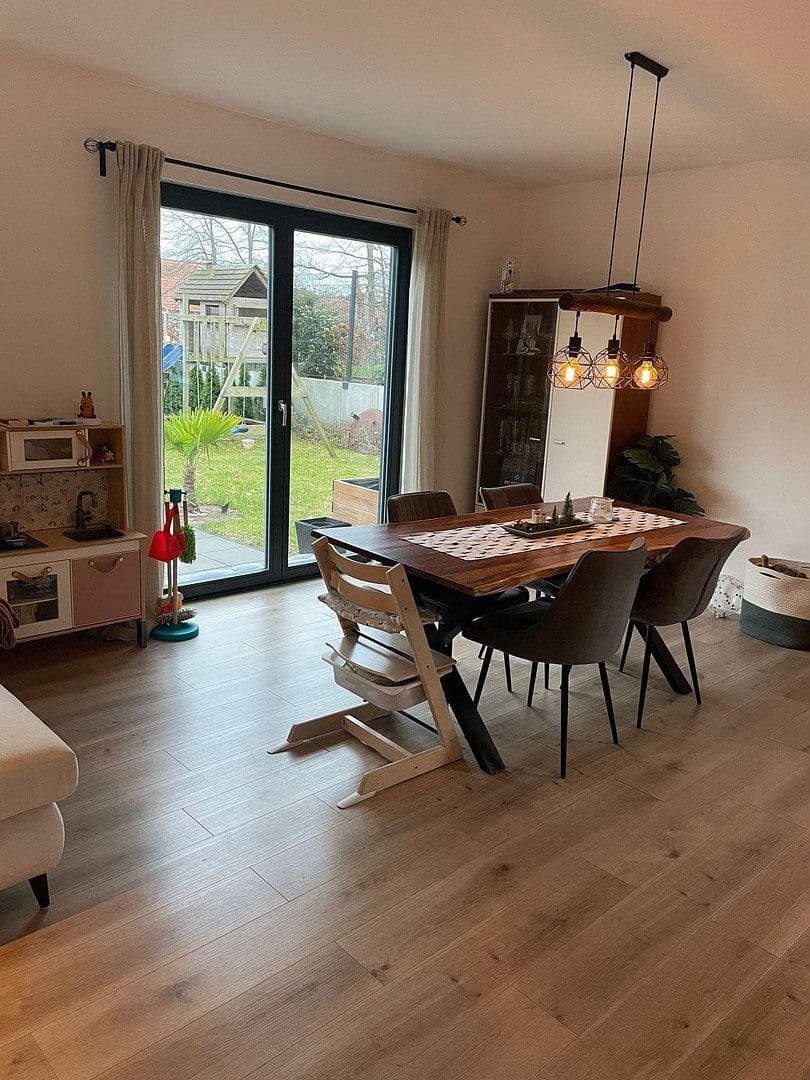 Prenájom domu 124 m², pozemek 350 m², Büchen, Šlezvicko-Holštajnsko Prenájom domu 124 m², pozemek 350 m², Büchen, Šlezvicko-Holštajnsko