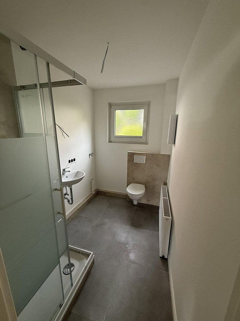 Prenájom bytu 3-izbový 75 m², Florastr. 7, Solingen, Severné Porýnie - Westfálsko Prenájom bytu 3-izbový 75 m², Florastr. 7, Solingen, Severné Porýnie - Westfálsko
