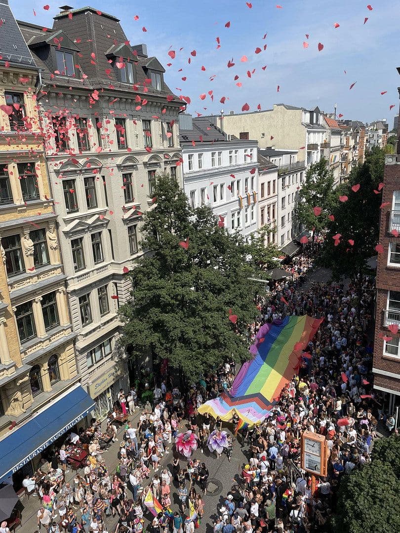 Prenájom bytu 3-izbový 146 m², Hamburg, Hamburg Prenájom bytu 3-izbový 146 m², Hamburg, Hamburg