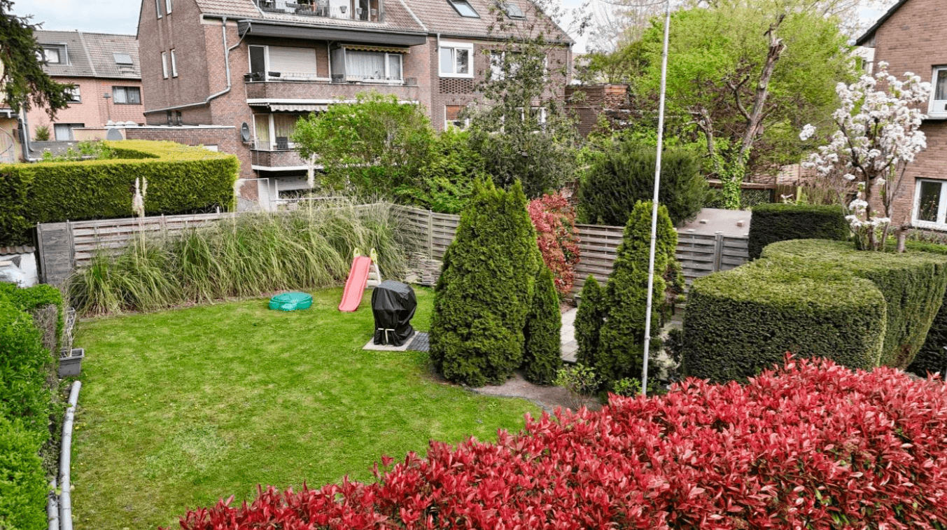 Prenájom bytu 3-izbový 85 m², Sebastiansweg 12, Düsseldorf, Severné Porýnie - Westfálsko Prenájom bytu 3-izbový 85 m², Sebastiansweg 12, Düsseldorf, Severné Porýnie - Westfálsko