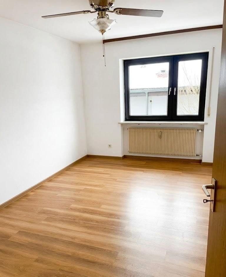 Predaj domu 316 m², pozemek 779 m², Königsbergerstraße 9, Vilseck, Bavorsko Predaj domu 316 m², pozemek 779 m², Königsbergerstraße 9, Vilseck, Bavorsko
