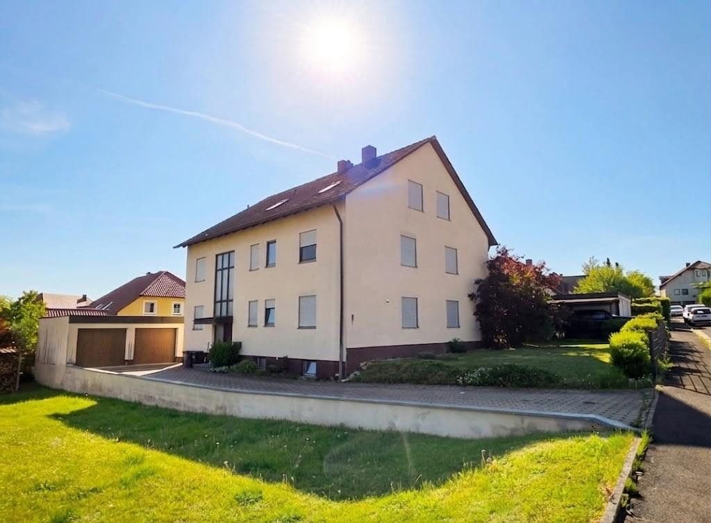 Predaj domu 316 m², pozemek 779 m², Königsbergerstraße 9, Vilseck, Bavorsko Predaj domu 316 m², pozemek 779 m², Königsbergerstraße 9, Vilseck, Bavorsko