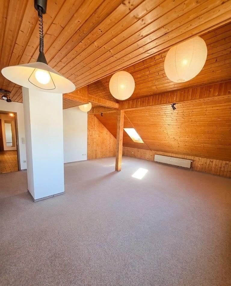 Predaj domu 316 m², pozemek 779 m², Königsbergerstraße 9, Vilseck, Bavorsko Predaj domu 316 m², pozemek 779 m², Königsbergerstraße 9, Vilseck, Bavorsko