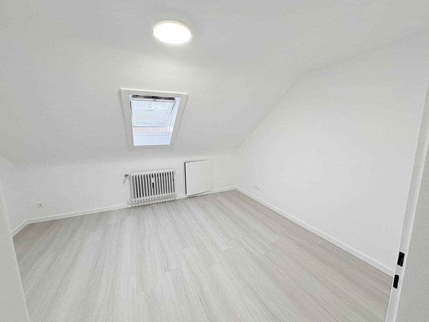 Prenájom bytu 3-izbový 82 m², Deizisau, Bádensko-Wurttembersko Prenájom bytu 3-izbový 82 m², Deizisau, Bádensko-Wurttembersko