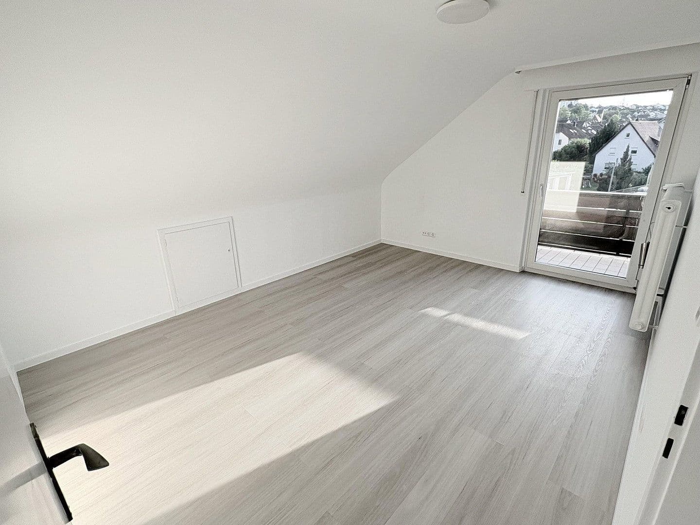 Prenájom bytu 3-izbový 82 m², Deizisau, Bádensko-Wurttembersko Prenájom bytu 3-izbový 82 m², Deizisau, Bádensko-Wurttembersko