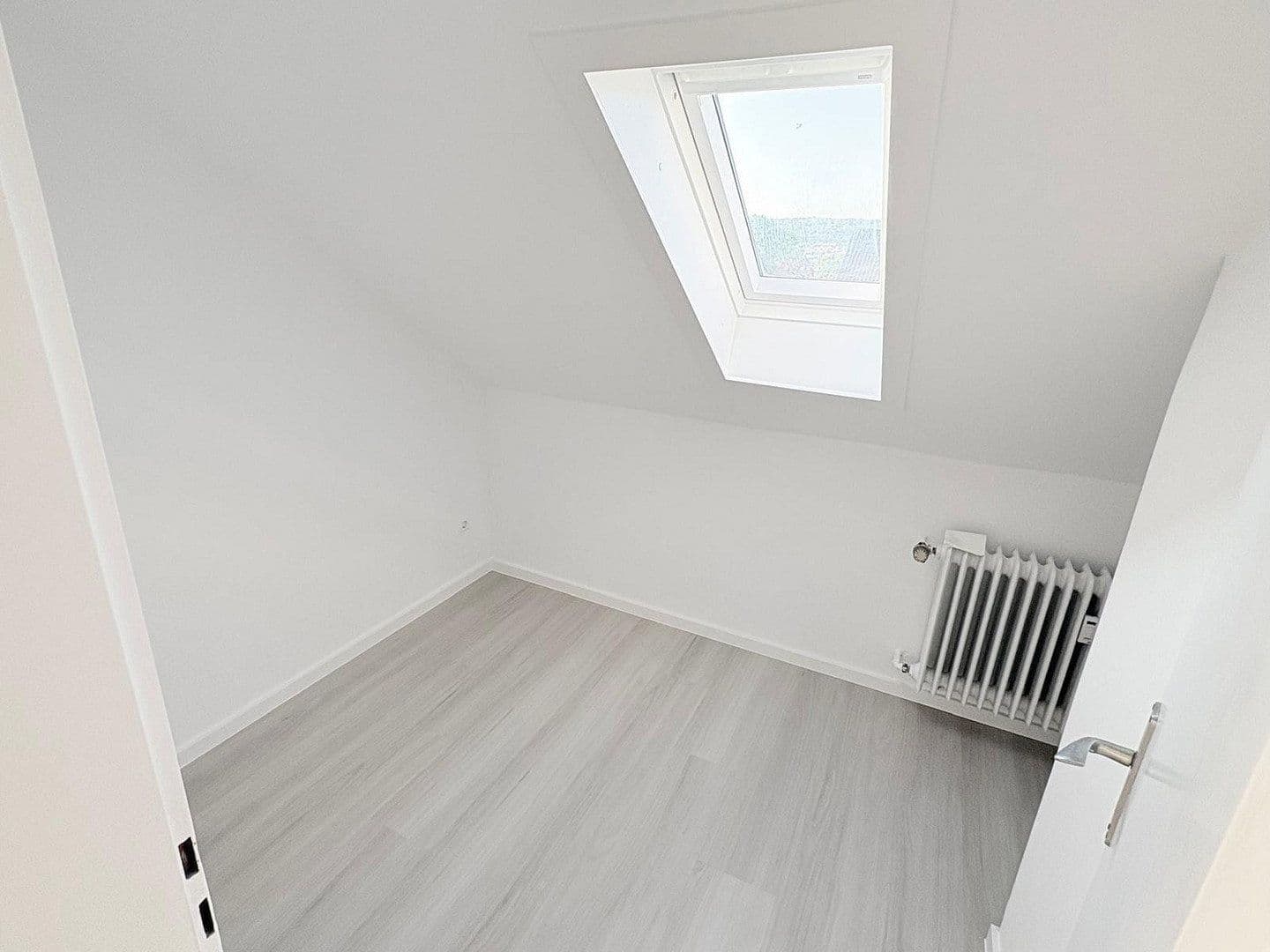Prenájom bytu 3-izbový 82 m², Deizisau, Bádensko-Wurttembersko Prenájom bytu 3-izbový 82 m², Deizisau, Bádensko-Wurttembersko