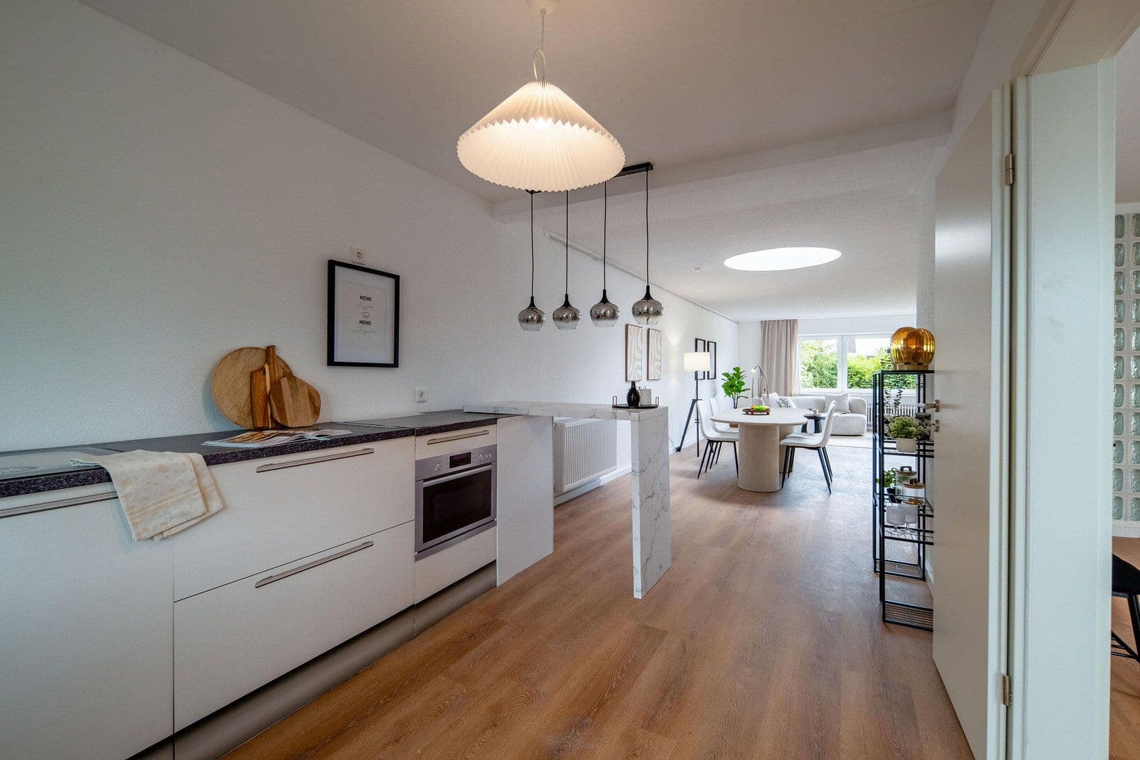 Predaj domu 253 m², pozemek 390 m², Wiesbaden, Hesensko Predaj domu 253 m², pozemek 390 m², Wiesbaden, Hesensko