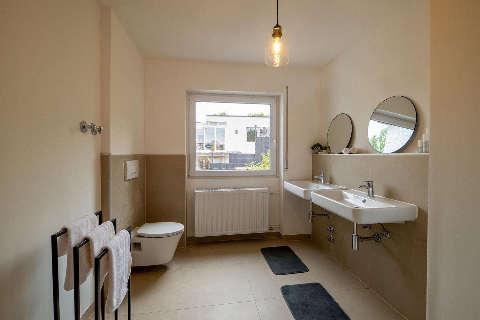 Predaj domu 253 m², pozemek 390 m², Wiesbaden, Hesensko Predaj domu 253 m², pozemek 390 m², Wiesbaden, Hesensko