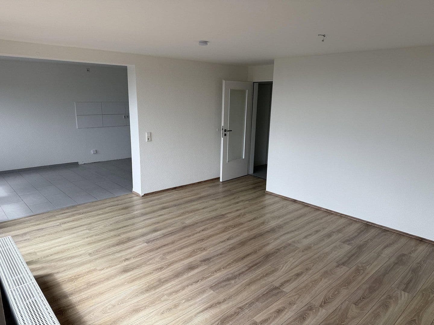 Prenájom bytu 3-izbový 81 m², Krefeld, Severné Porýnie - Westfálsko Prenájom bytu 3-izbový 81 m², Krefeld, Severné Porýnie - Westfálsko