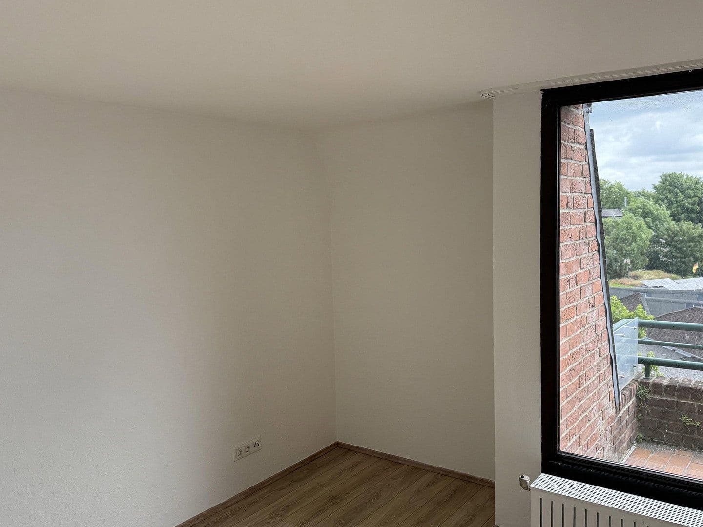 Prenájom bytu 3-izbový 81 m², Krefeld, Severné Porýnie - Westfálsko Prenájom bytu 3-izbový 81 m², Krefeld, Severné Porýnie - Westfálsko