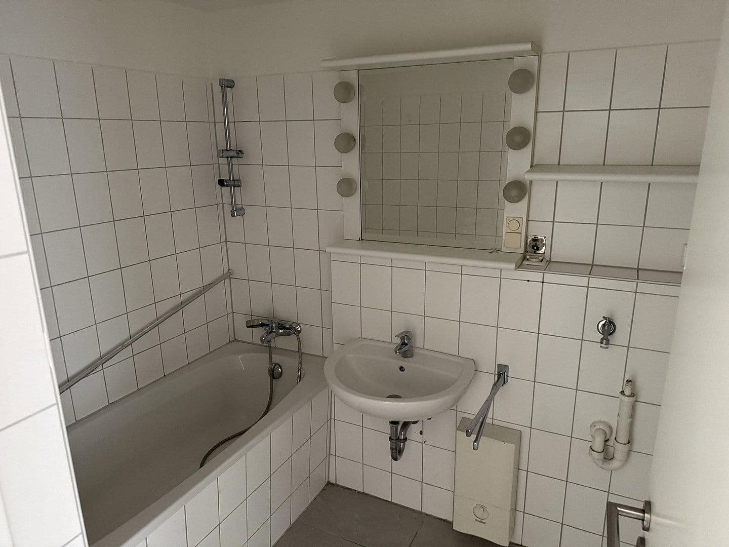 Prenájom bytu 3-izbový 81 m², Krefeld, Severné Porýnie - Westfálsko Prenájom bytu 3-izbový 81 m², Krefeld, Severné Porýnie - Westfálsko