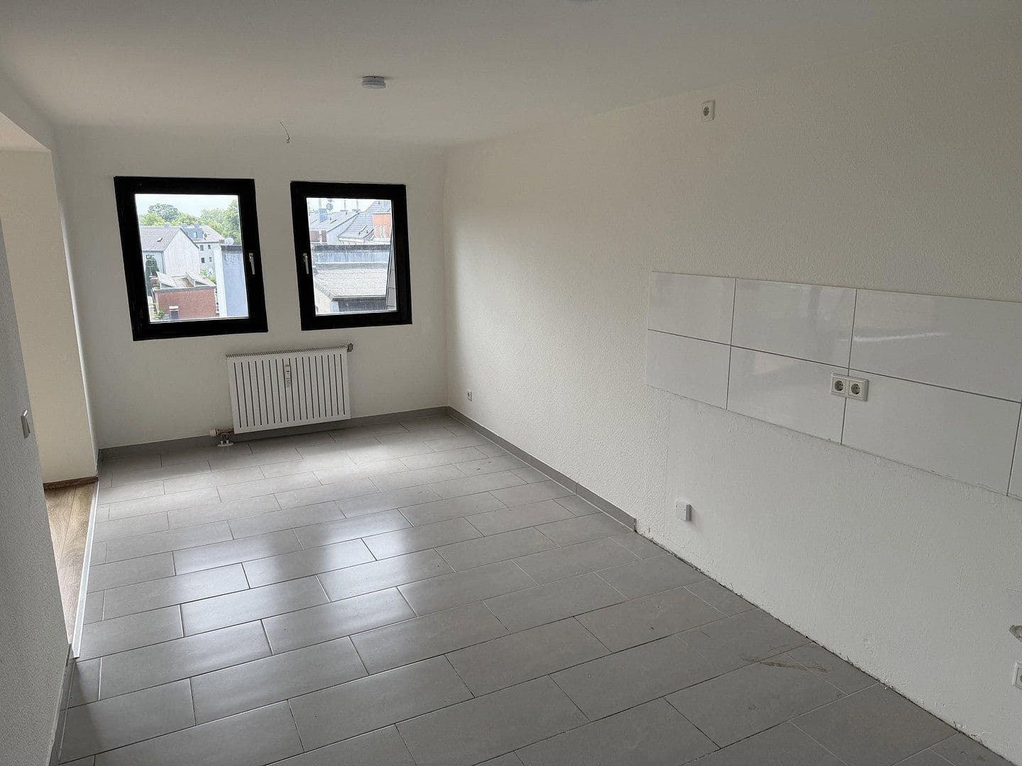 Prenájom bytu 3-izbový 81 m², Krefeld, Severné Porýnie - Westfálsko Prenájom bytu 3-izbový 81 m², Krefeld, Severné Porýnie - Westfálsko