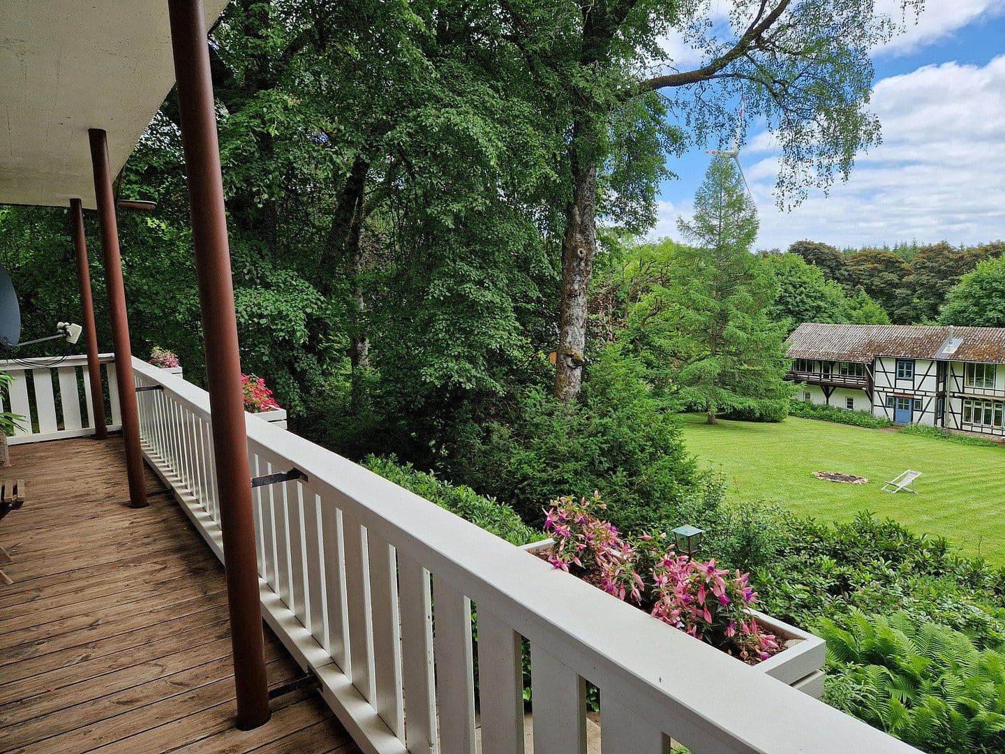 Predaj domu 253 m², pozemek 8.685 m², Achtelsbach, Porýnie-Falcko Predaj domu 253 m², pozemek 8.685 m², Achtelsbach, Porýnie-Falcko