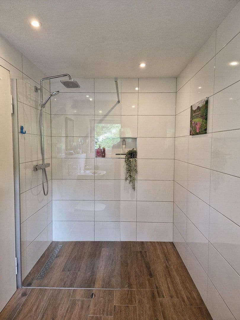 Predaj domu 253 m², pozemek 8.685 m², Achtelsbach, Porýnie-Falcko Predaj domu 253 m², pozemek 8.685 m², Achtelsbach, Porýnie-Falcko