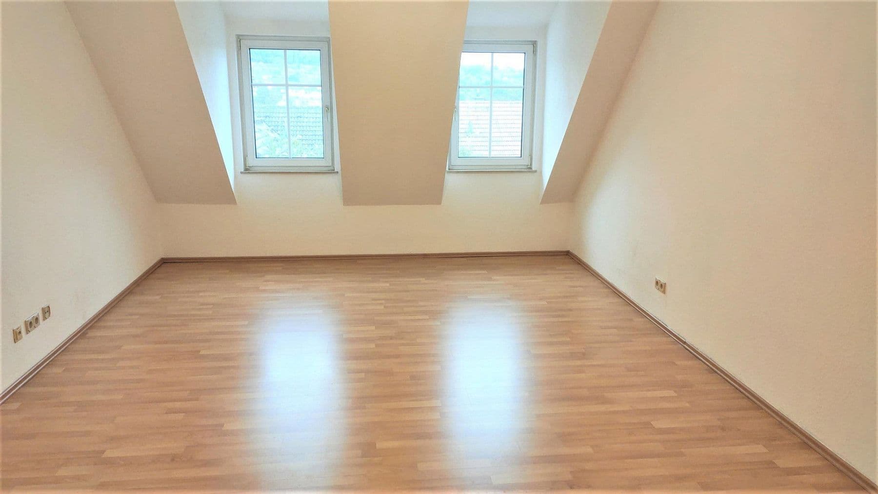 Prenájom bytu 3-izbový 60 m², Wiesbaden-Breckenheim, Hesensko Prenájom bytu 3-izbový 60 m², Wiesbaden-Breckenheim, Hesensko