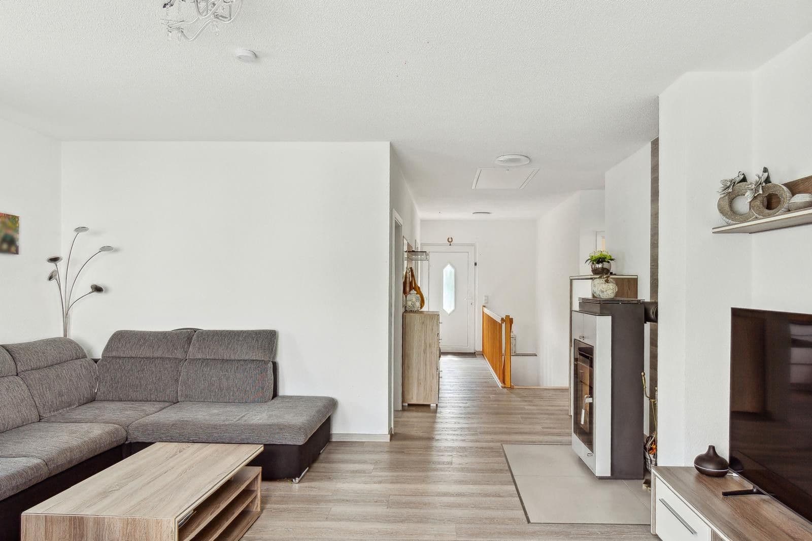Predaj domu 160 m², pozemek 825 m², Laupheim, Bádensko-Wurttembersko Predaj domu 160 m², pozemek 825 m², Laupheim, Bádensko-Wurttembersko