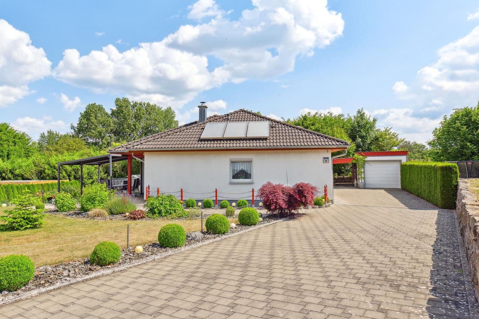 Predaj domu 160 m², pozemek 825 m², Laupheim, Bádensko-Wurttembersko Predaj domu 160 m², pozemek 825 m², Laupheim, Bádensko-Wurttembersko