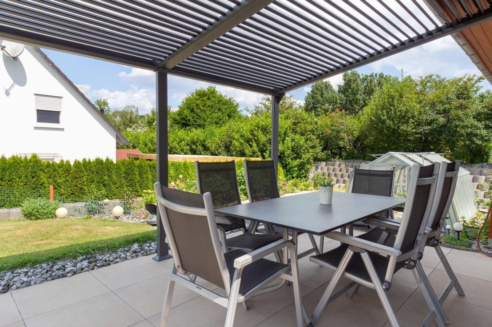 Predaj domu 160 m², pozemek 825 m², Laupheim, Bádensko-Wurttembersko Predaj domu 160 m², pozemek 825 m², Laupheim, Bádensko-Wurttembersko