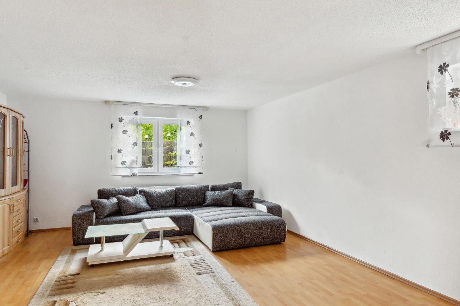 Predaj domu 160 m², pozemek 825 m², Laupheim, Bádensko-Wurttembersko Predaj domu 160 m², pozemek 825 m², Laupheim, Bádensko-Wurttembersko