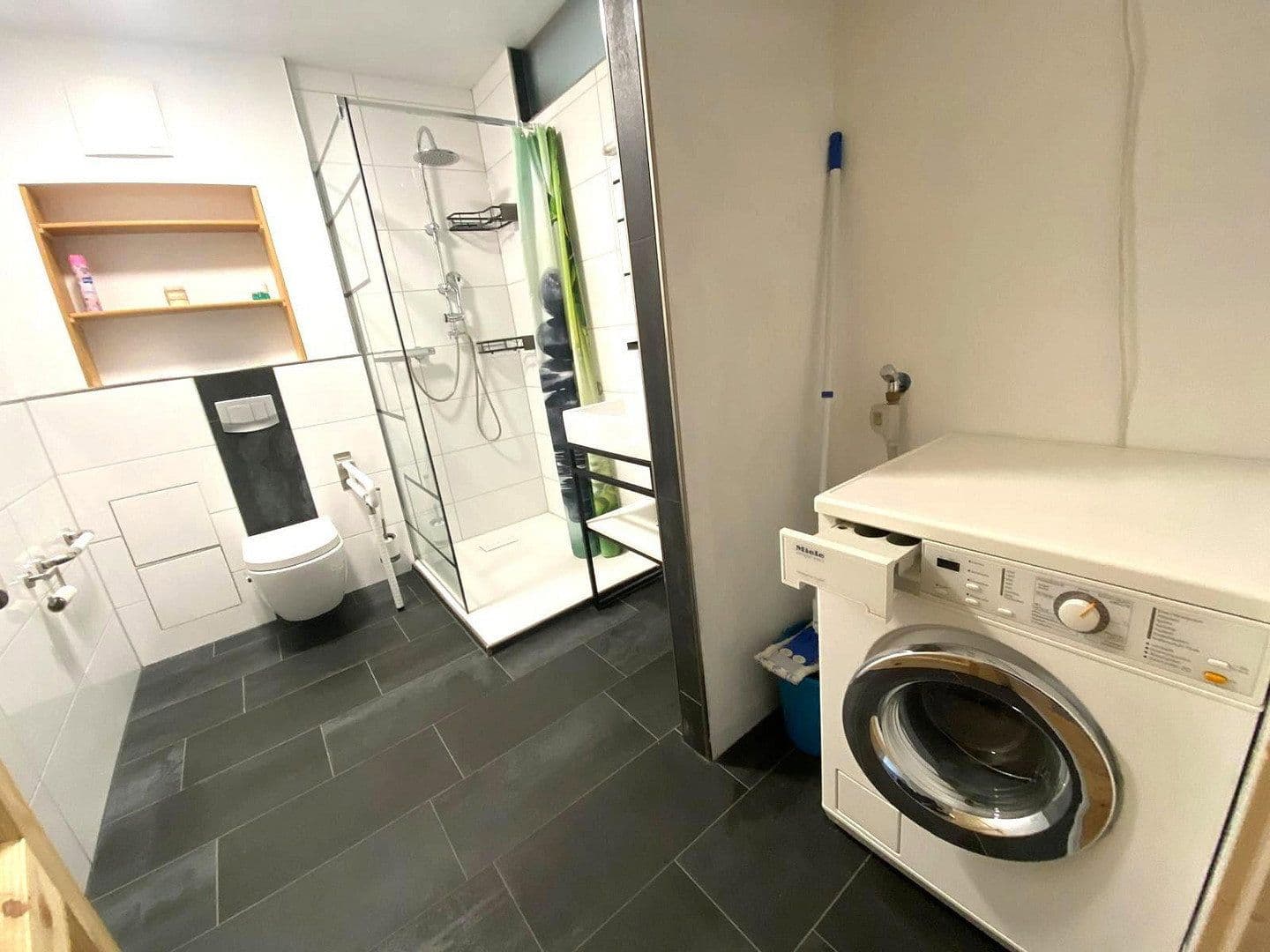 Prenájom bytu 2-izbový 70 m², Krongasse 4, Ludwigshafen am Rhein, Porýnie-Falcko Prenájom bytu 2-izbový 70 m², Krongasse 4, Ludwigshafen am Rhein, Porýnie-Falcko