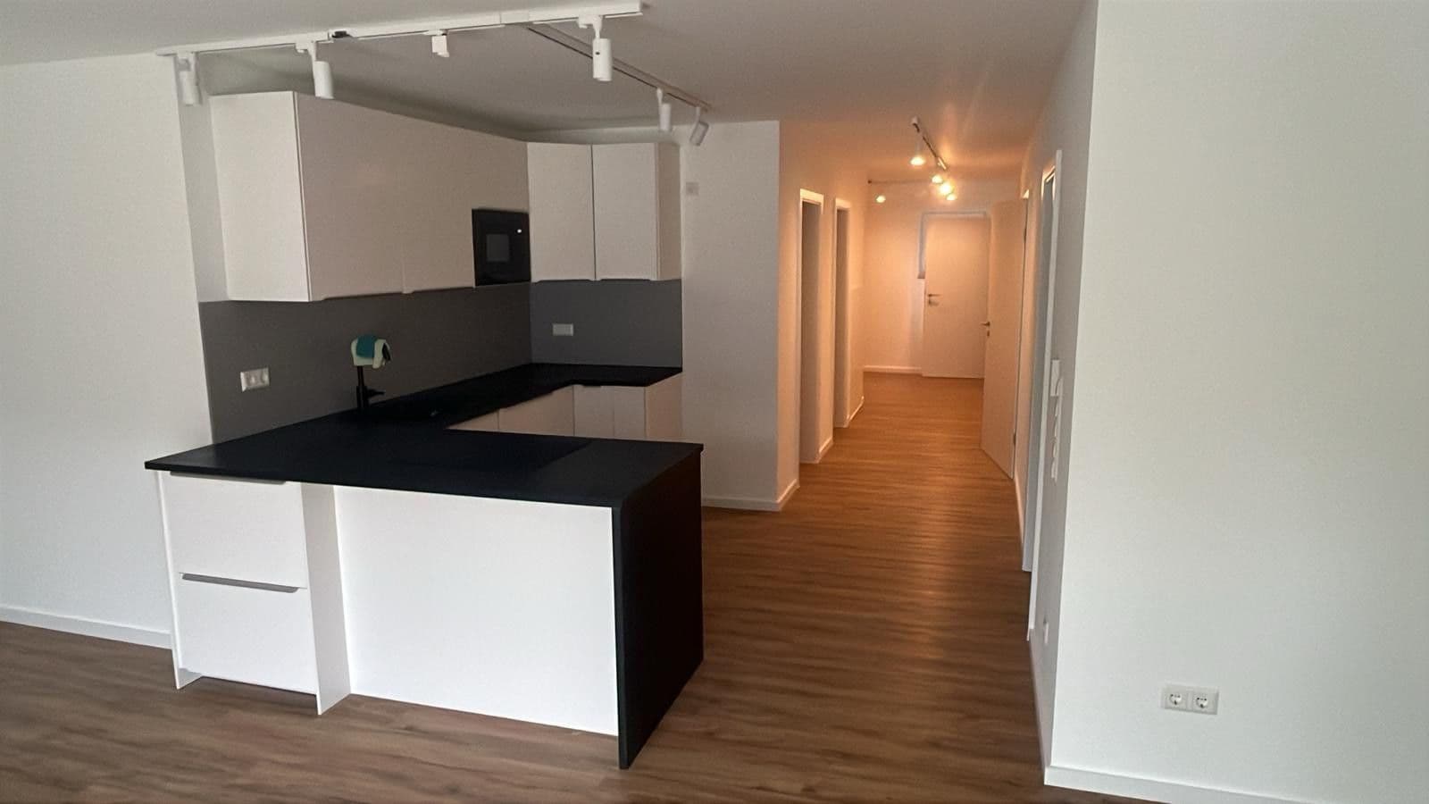Prenájom bytu 3-izbový 104 m², Bismarckstraße 8, Nürtingen, Bádensko-Wurttembersko Prenájom bytu 3-izbový 104 m², Bismarckstraße 8, Nürtingen, Bádensko-Wurttembersko