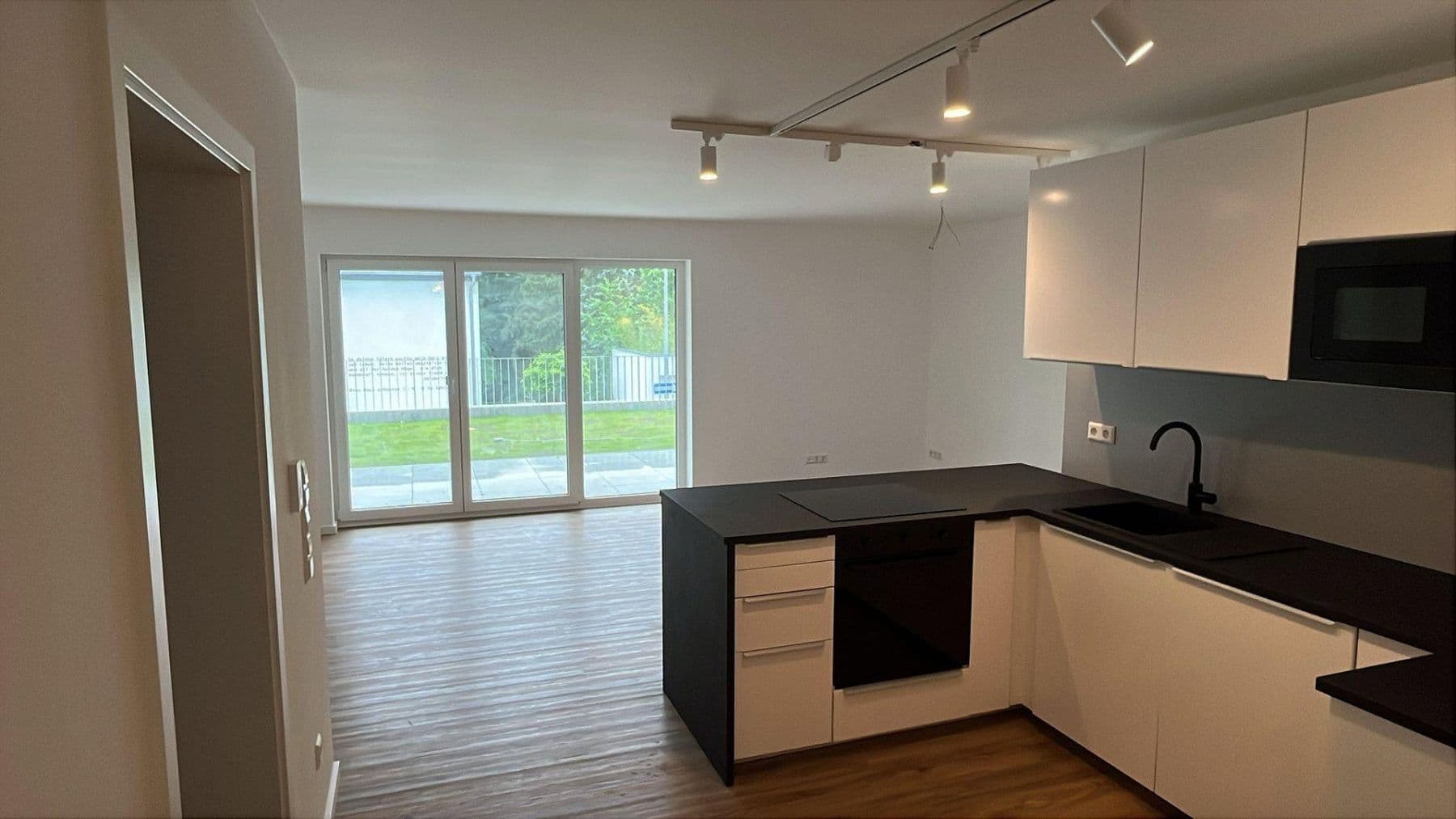 Prenájom bytu 3-izbový 104 m², Bismarckstraße 8, Nürtingen, Bádensko-Wurttembersko Prenájom bytu 3-izbový 104 m², Bismarckstraße 8, Nürtingen, Bádensko-Wurttembersko