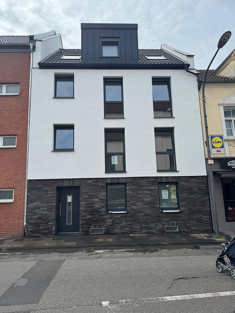 Prenájom bytu 4-izbový 104 m², Berliner Str. 911, Köln, Severné Porýnie - Westfálsko Prenájom bytu 4-izbový 104 m², Berliner Str. 911, Köln, Severné Porýnie - Westfálsko