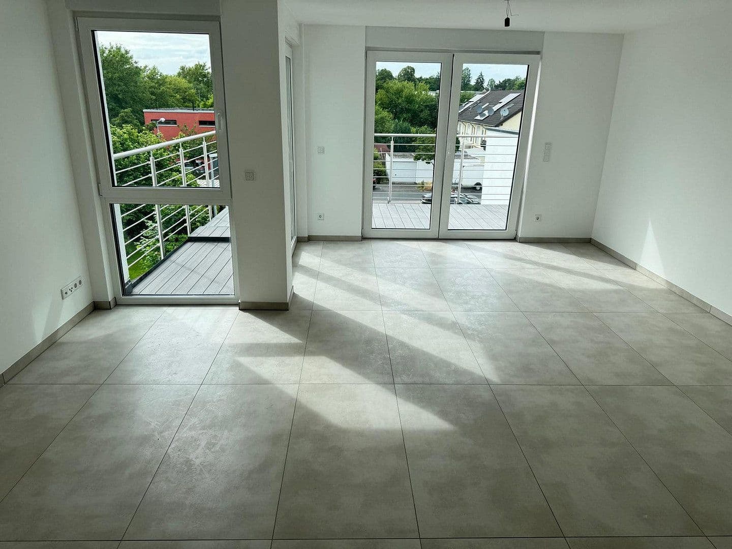 Prenájom bytu 4-izbový 104 m², Berliner Str. 911, Köln, Severné Porýnie - Westfálsko Prenájom bytu 4-izbový 104 m², Berliner Str. 911, Köln, Severné Porýnie - Westfálsko