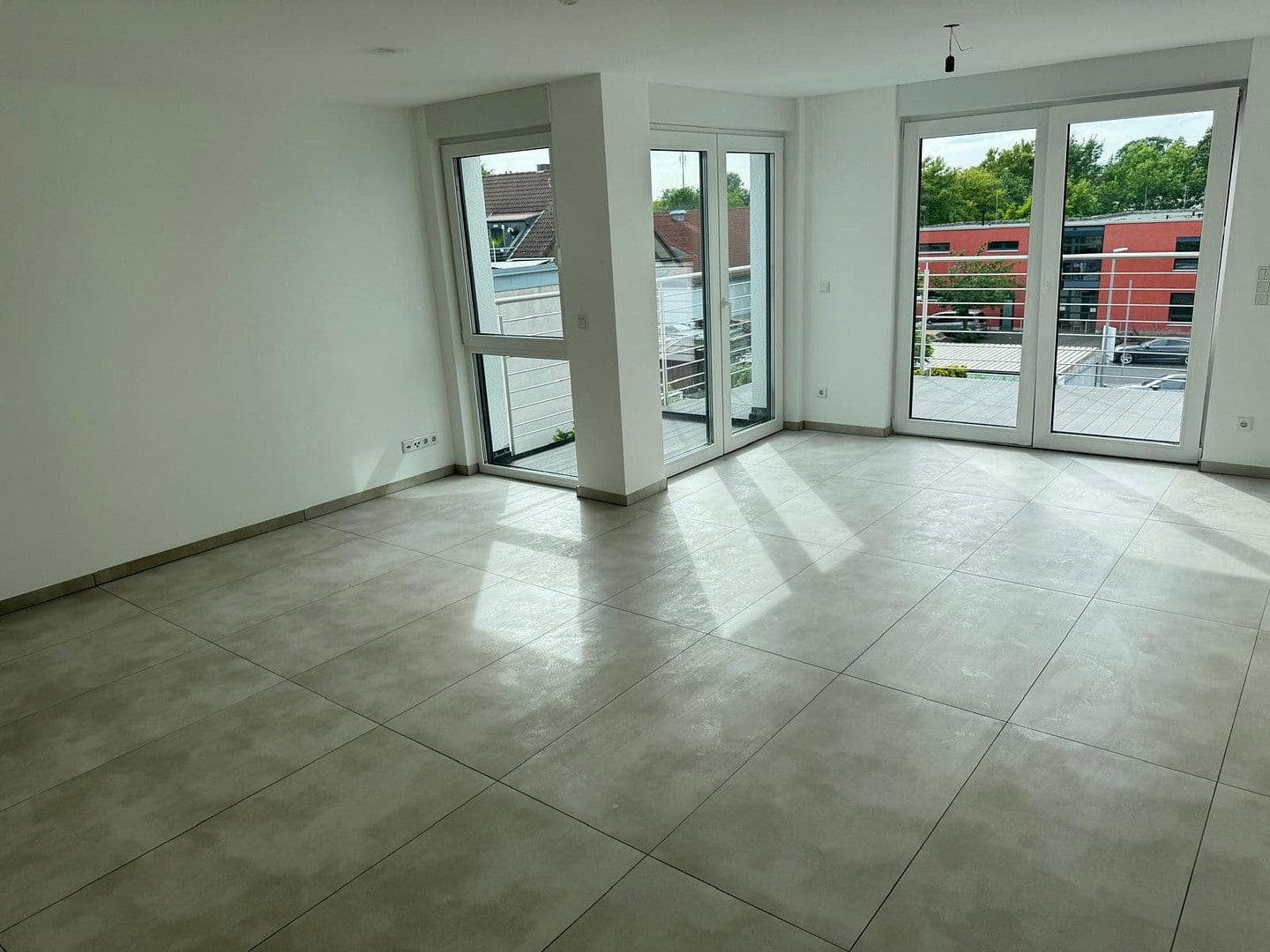 Prenájom bytu 4-izbový 104 m², Berliner Str. 911, Köln, Severné Porýnie - Westfálsko Prenájom bytu 4-izbový 104 m², Berliner Str. 911, Köln, Severné Porýnie - Westfálsko
