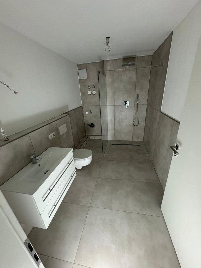Prenájom bytu 4-izbový 104 m², Berliner Str. 911, Köln, Severné Porýnie - Westfálsko Prenájom bytu 4-izbový 104 m², Berliner Str. 911, Köln, Severné Porýnie - Westfálsko